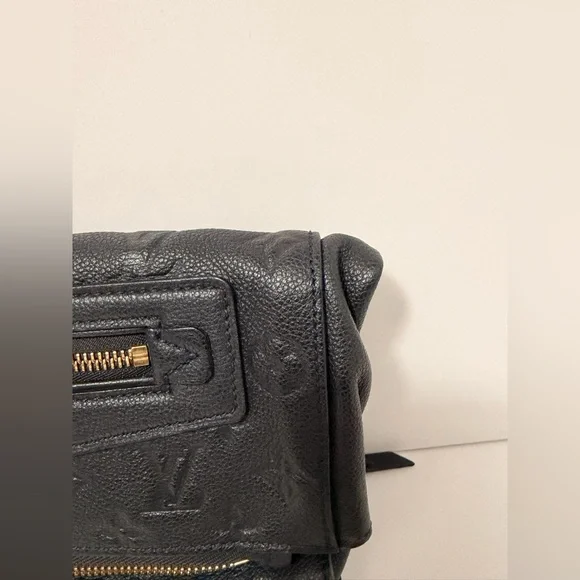 Authentic Louis Vuitton Petillante Empreinte Clutch Blue-Black | Gold Hardware - Picture 5 of 16